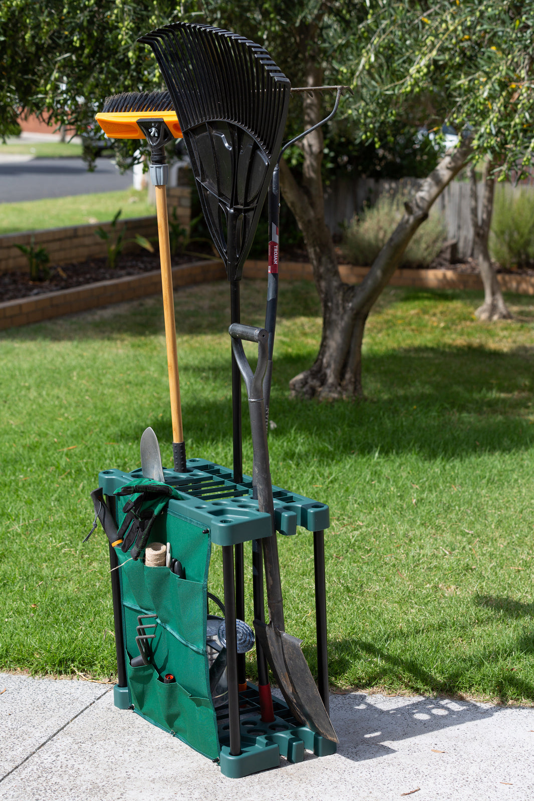 NNEDSZ Organising Storage Rack for Garden Tools (Green) & Keep the Shed Tidy